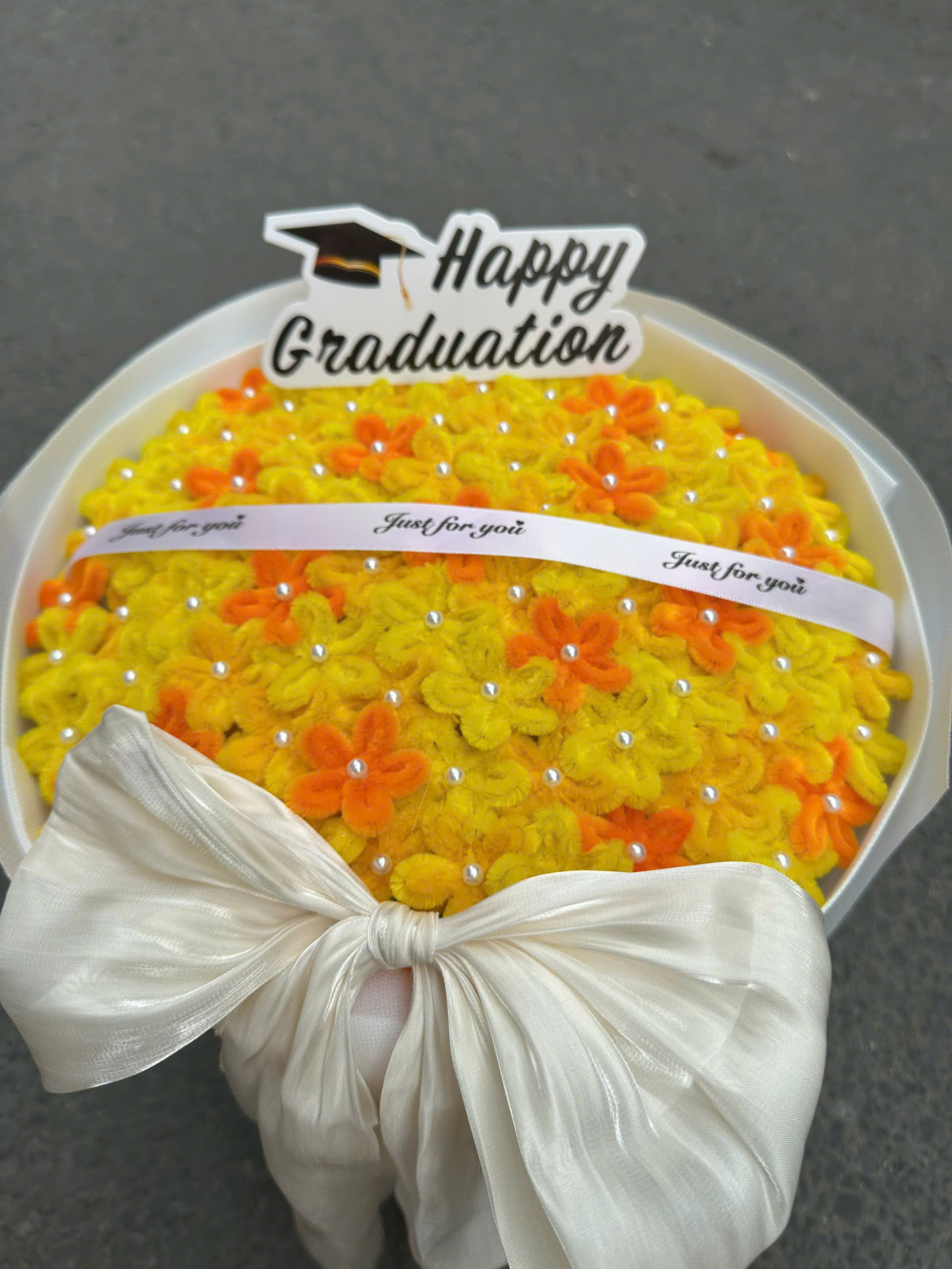 Làm hoa thủ công